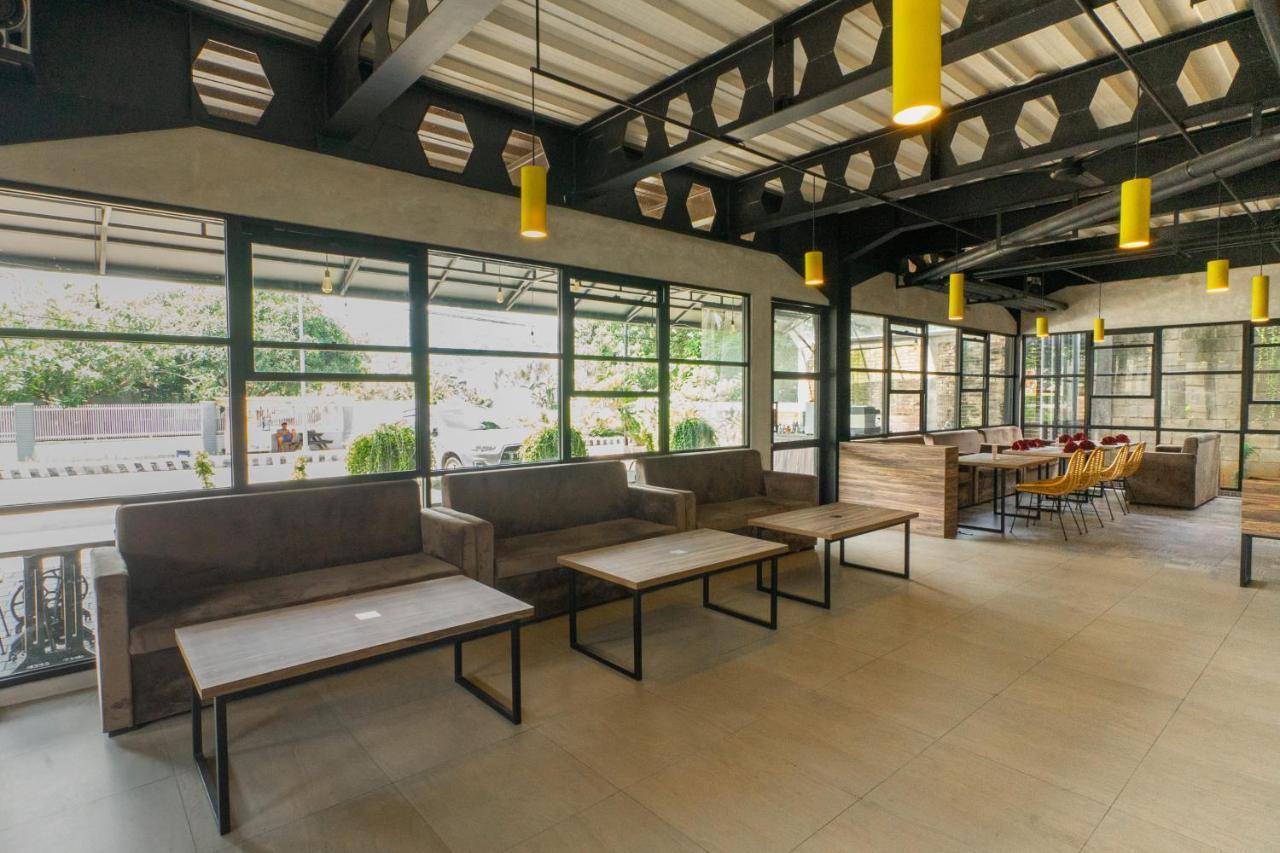Hotel Summerville Majalengka Kültér fotó