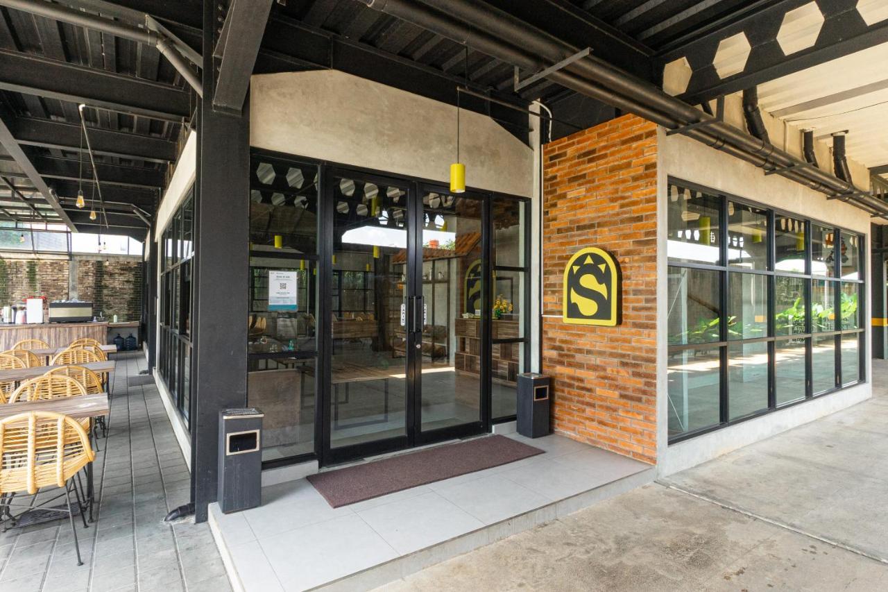 Hotel Summerville Majalengka Kültér fotó