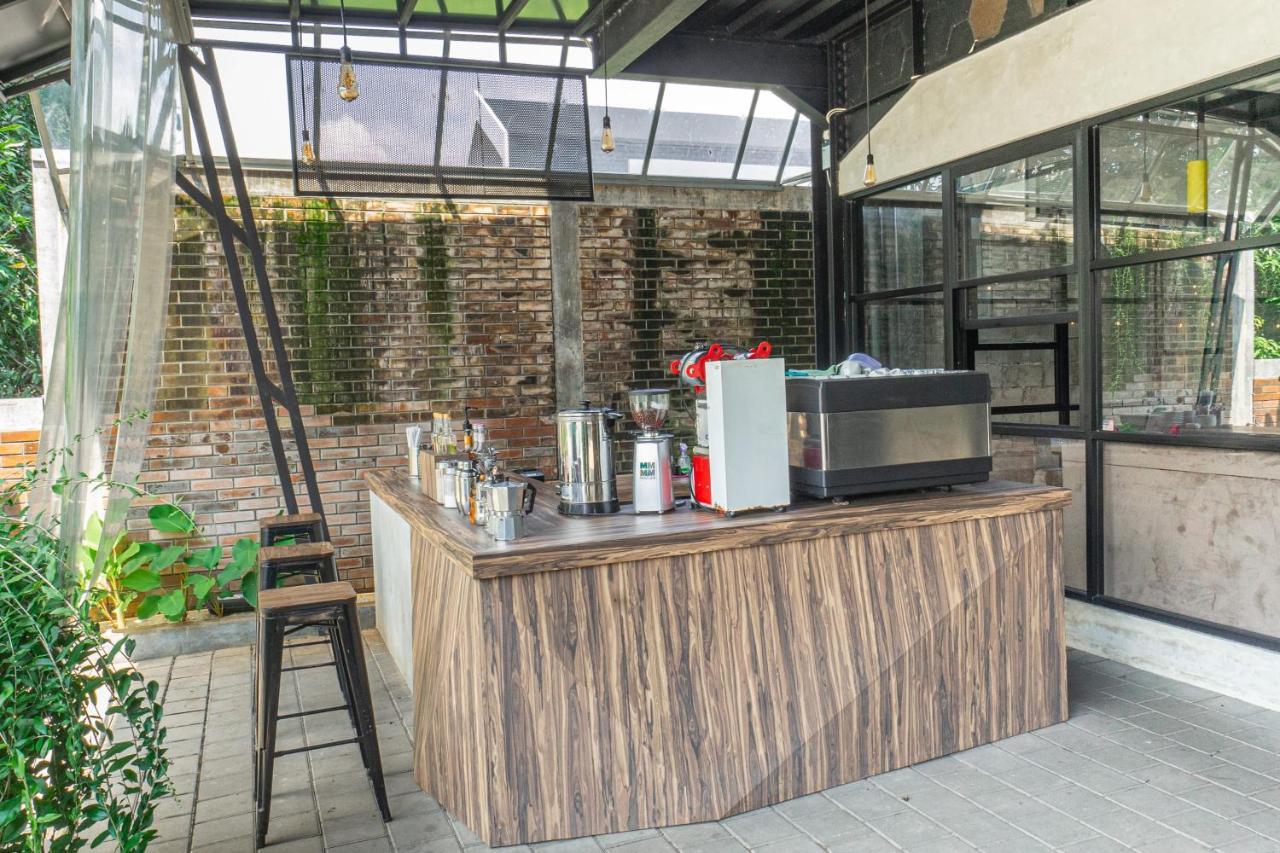 Hotel Summerville Majalengka Kültér fotó